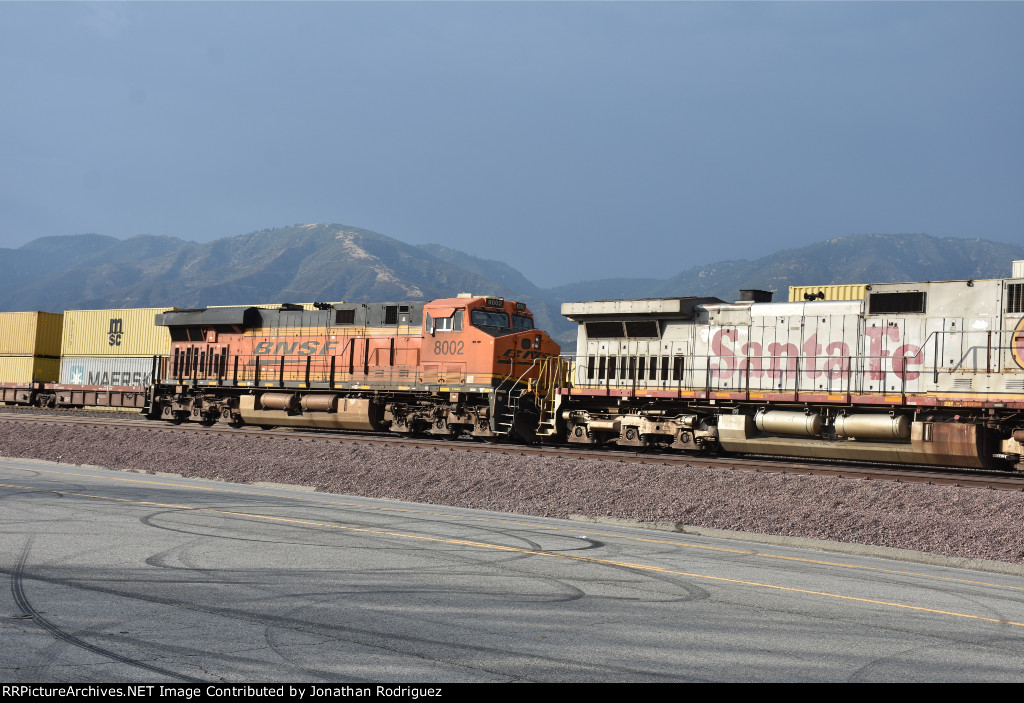 BNSF 8002